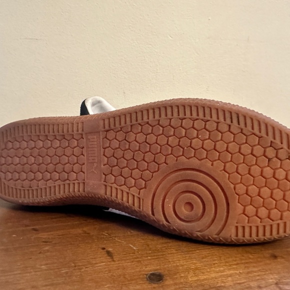 Men's Super Liga Sneaker size 11 

As is - Picture 3 of 4